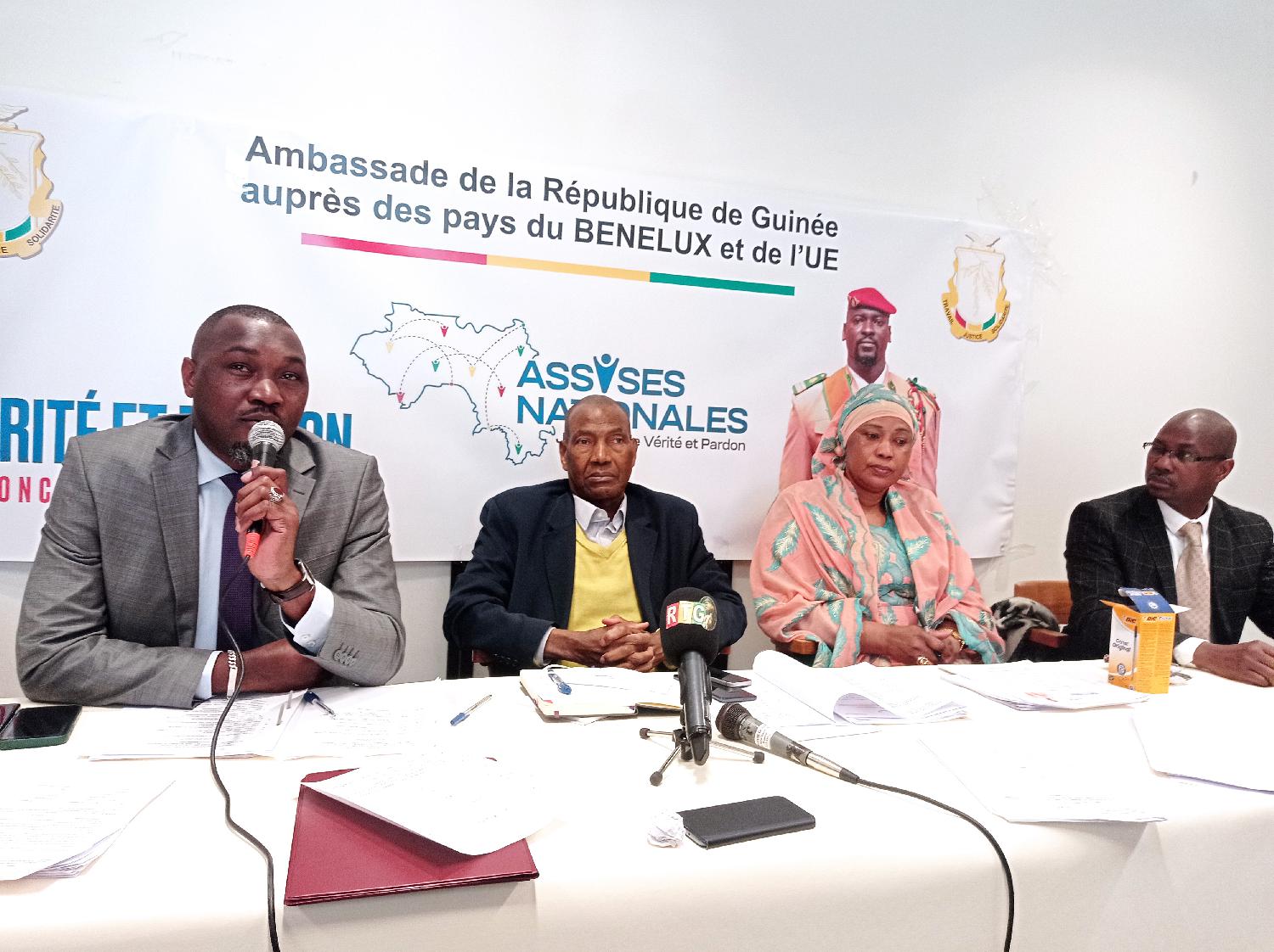 Assises Nationales : Les Guinéens du Benelux recommandent la dissolution de tous les partis et de passer au bipartisme politique !