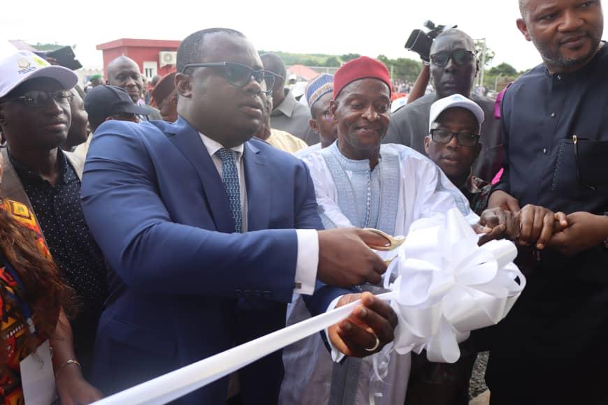 Boké : Inauguration du poste électrique par le Premier ministre Dr Goumou  

