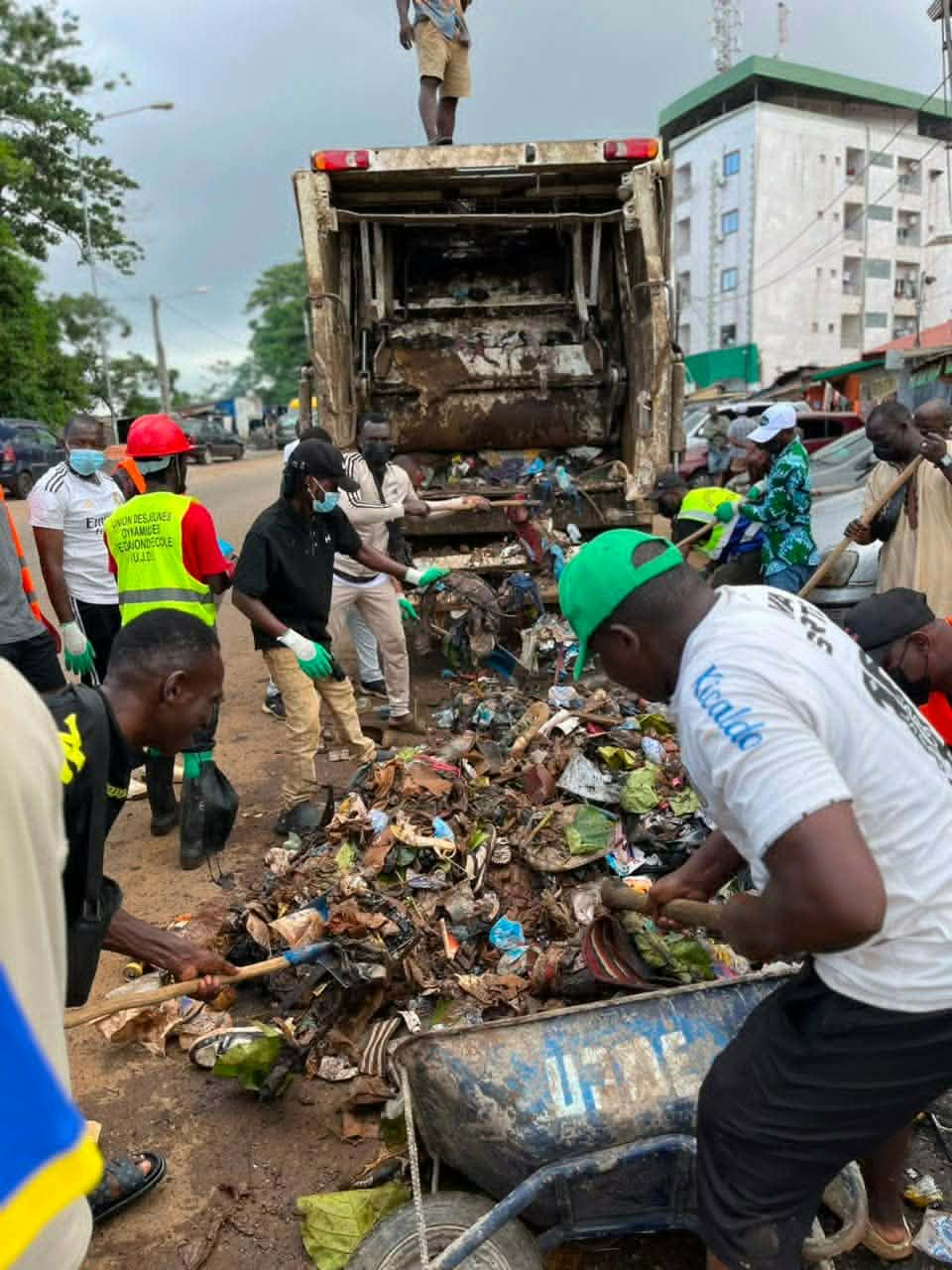 Conakry : 15 jours pour nettoyer, des mois pour convaincre