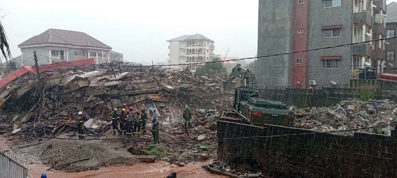 Conakry : un immeuble R+9 s'effondre à Démoudoula, trois morts et une enquête ouverte