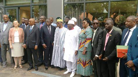 Conduite de la transition: le NDI aussi recommande la publication de "la liste nominative des membres du CNRD"