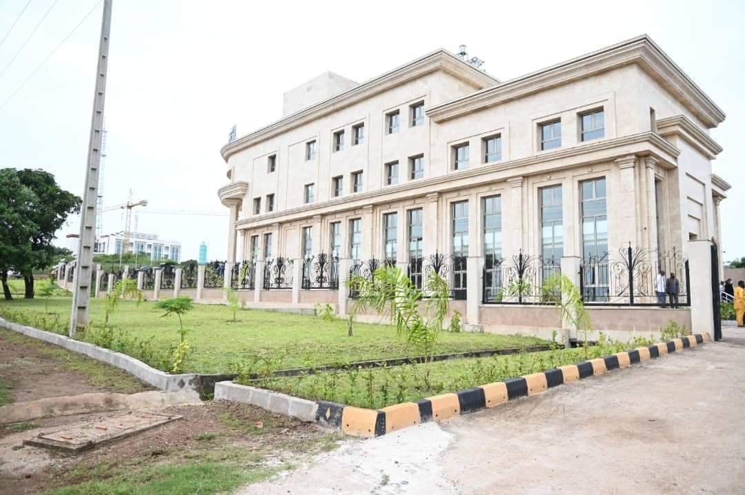 Coup de balai aux Affaires étrangères: le colonel Mamadi Doumbouya rappelle plus de trente ambassadeurs