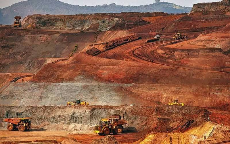 Guinée : des permis miniers à un milliard de dollars dans le viseur de la CRIEF