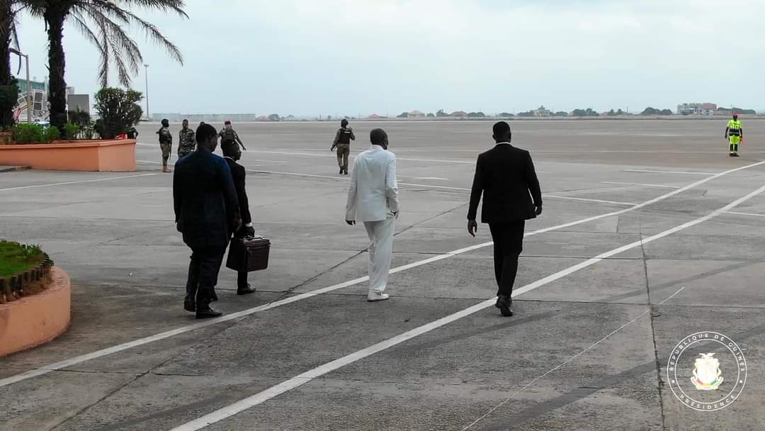 Guinée: le FNDC craint qu'Alpha Condé, en Turquie pour soins médicaux, échappe à la justice
