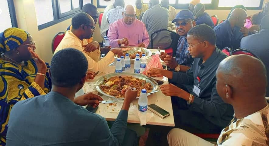 Journée de paix sociale, de fraternité et de partage : l’OMVS célèbre le Safar 2025 autour du Ceebu yapp,( riz gras)