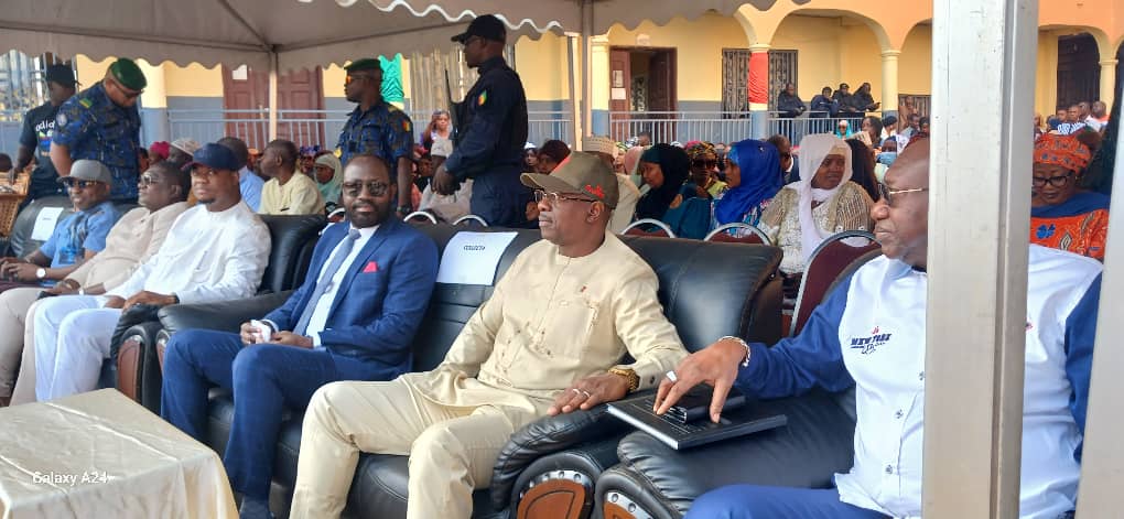 L'Université Mahatma Gandhi : une cérémonie de remise de diplômes marquée par la présence du Collectif des Anciens Ministres du Gouvernement CNRD
