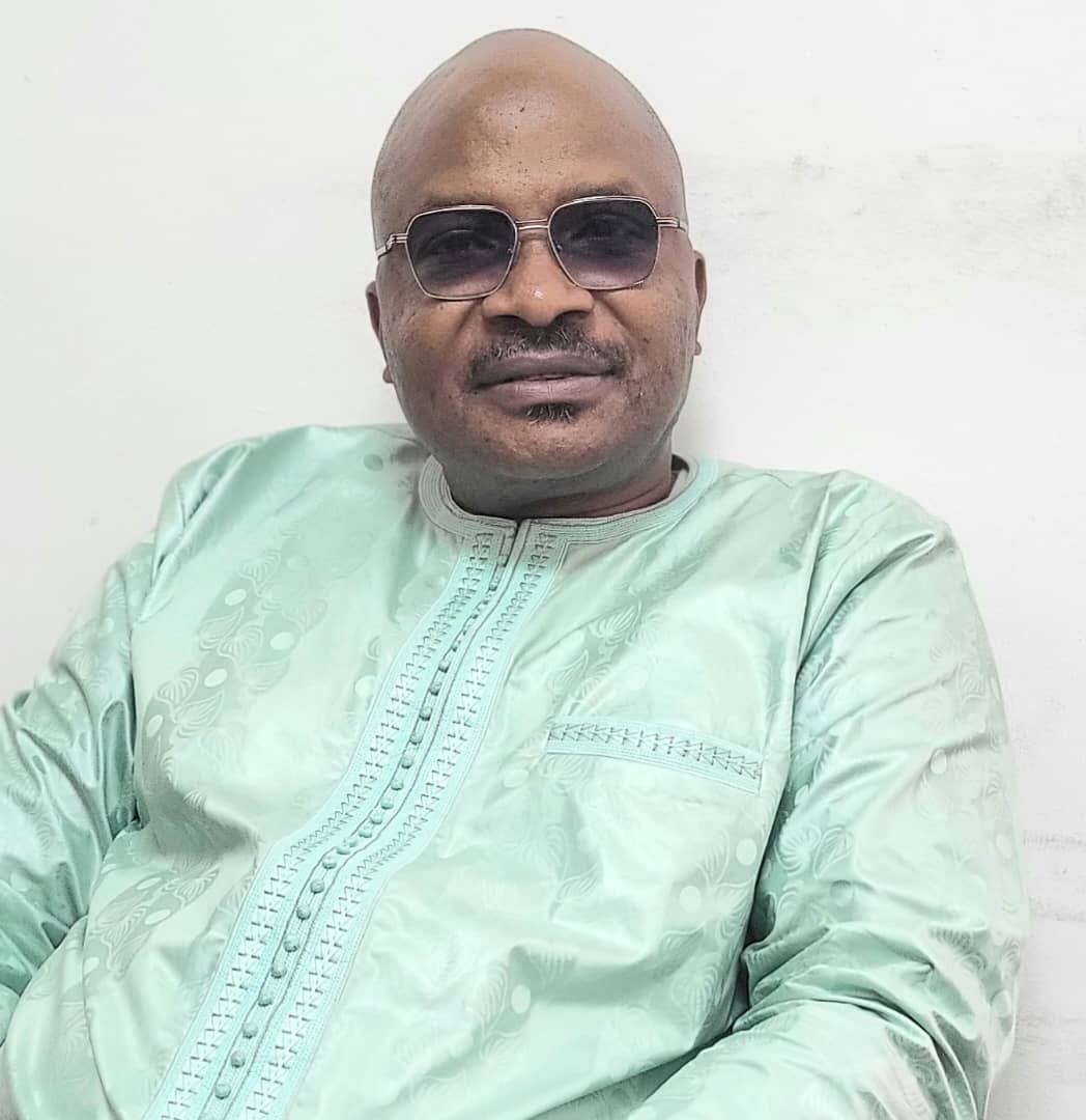 Manger avec les mains : la science derrière ce geste millénaire et ses bienfaits