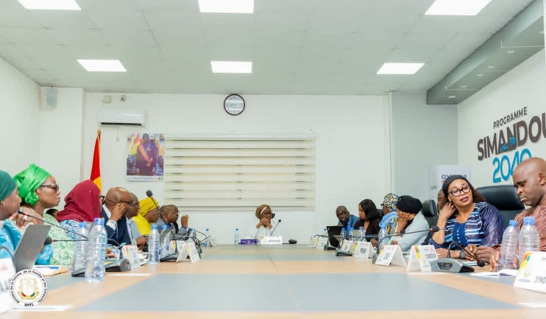 Ministère de la femme, de la famille et dss Solidarités /Aminata Kaba recadre : « Chacun peut travailler sans se marcher sur les pieds »