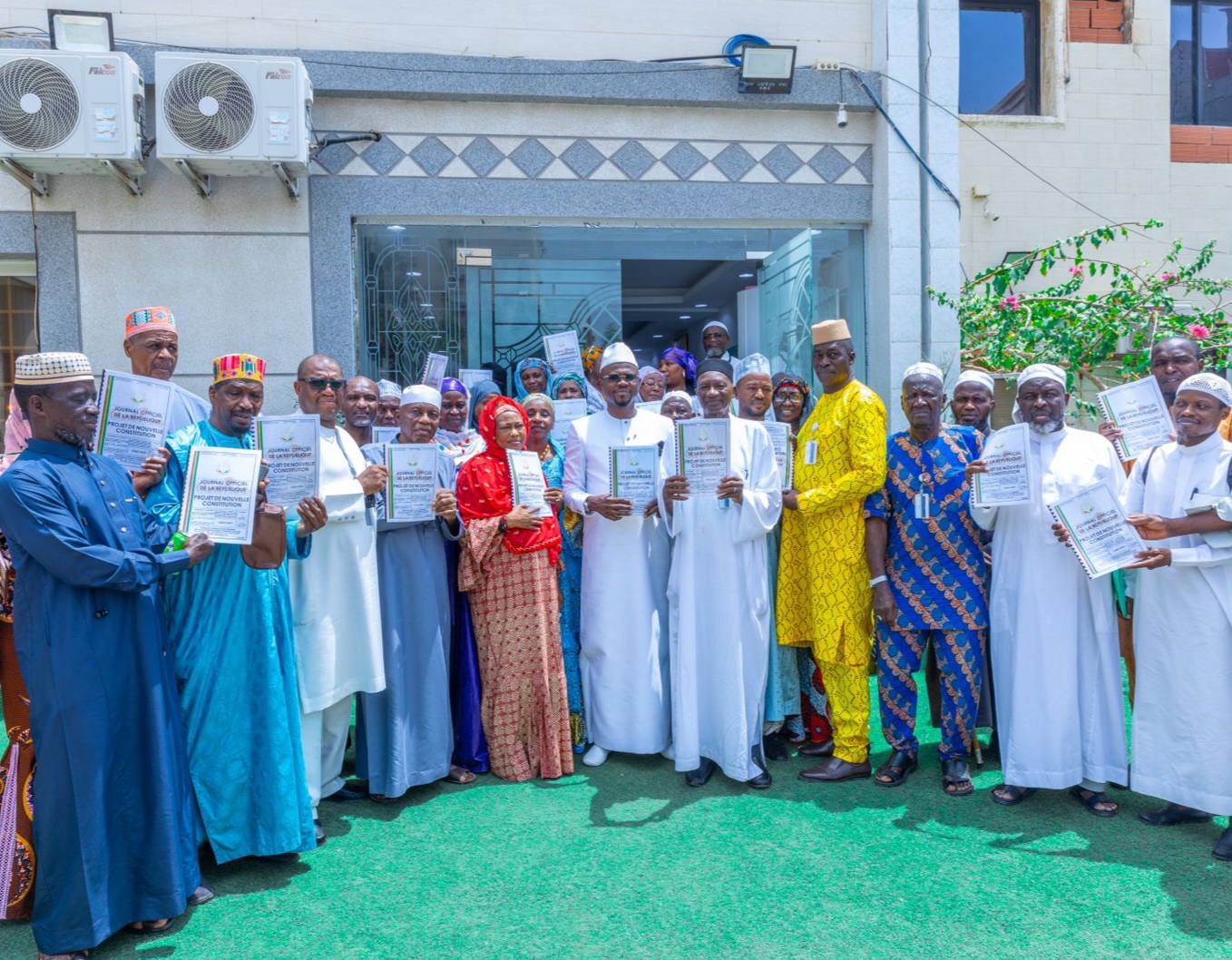 Nouvelle Constitution : Dr. Mohamed Amine SAVANE entame les journées de vulgarisation du projet de nouvelle Constitution dans sa juridiction consulaire 
 