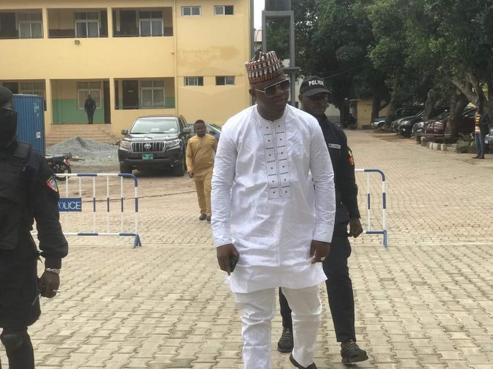 Procès du ministre Charles Wright : la défense soulève plusieurs questions préjudicielles